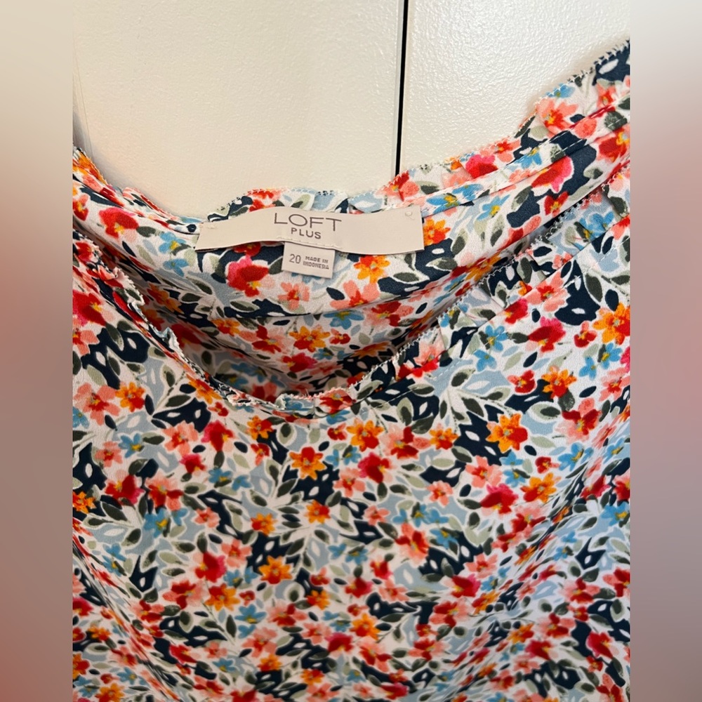 LOFT Camisole. Flower Print. Size 20